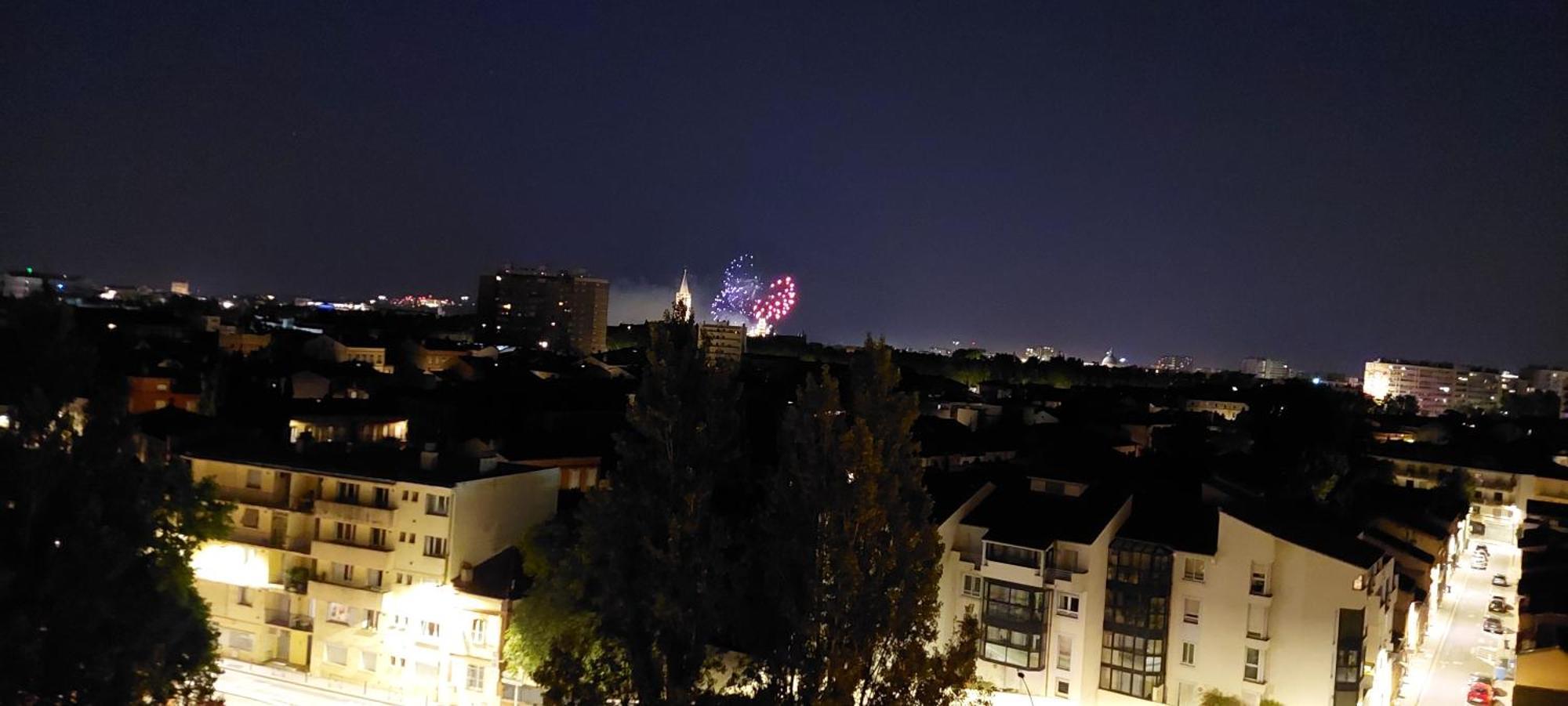 Appartamento Le Panoramique Tolosa Esterno foto